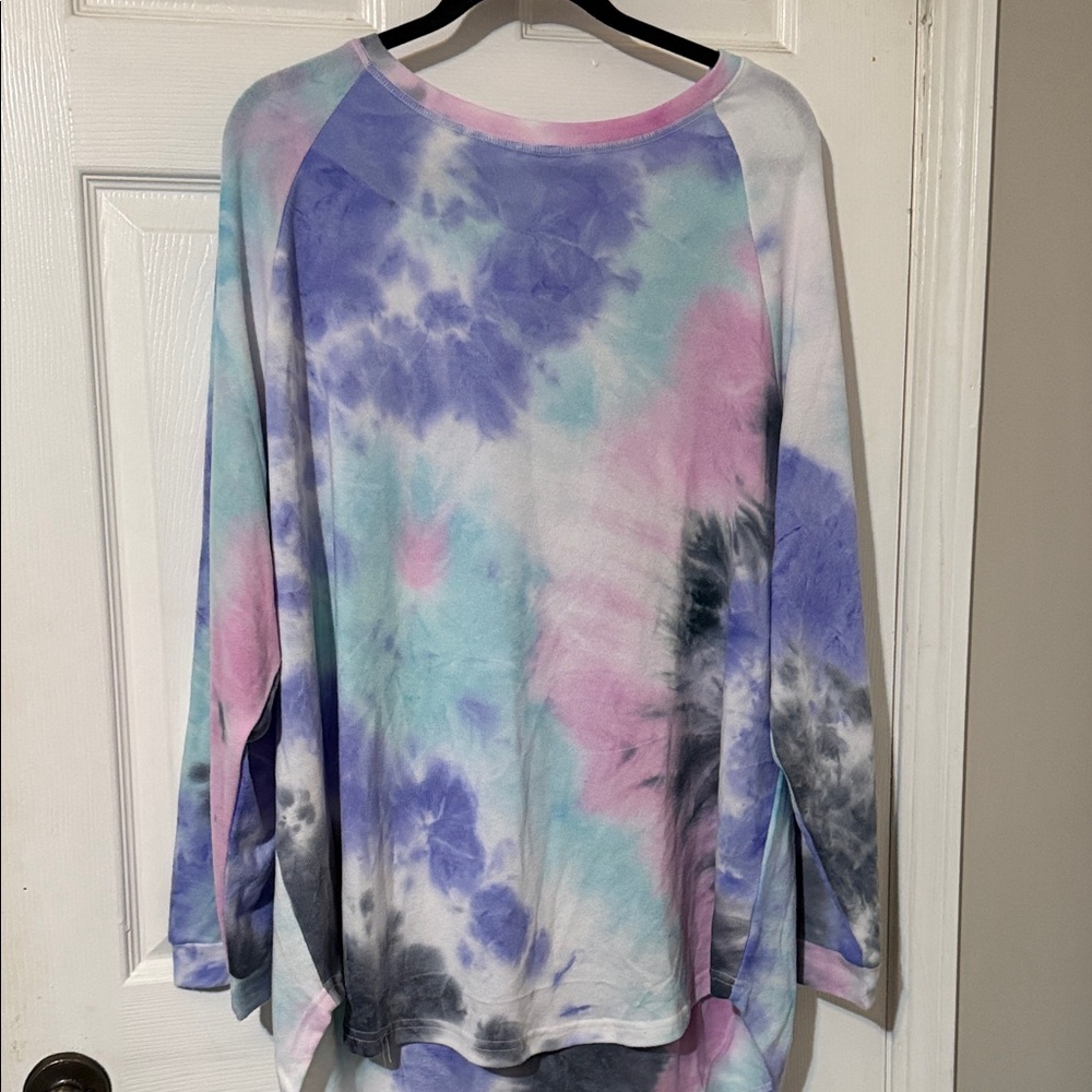 Tie-Dye Pastel Raglan Sweatshirt - Women's